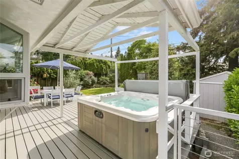 10417 76th Avenue S Seattle WA 98178