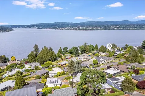 10417 76th Avenue S Seattle WA 98178