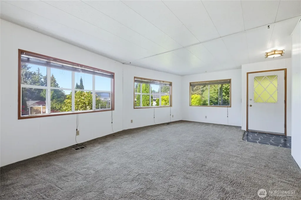 9314 Canyon Road E Puyallup WA 98371