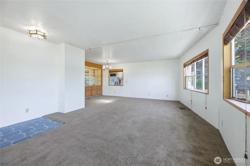 9314 Canyon Road E Puyallup WA 98371