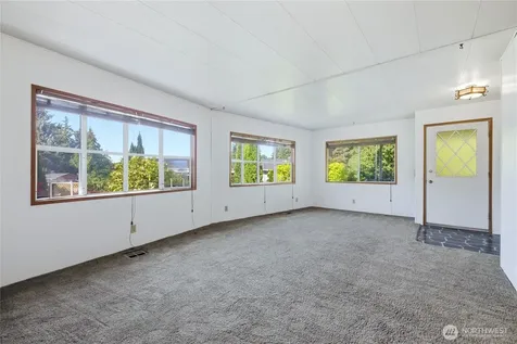 9314 Canyon Road E Puyallup WA 98371