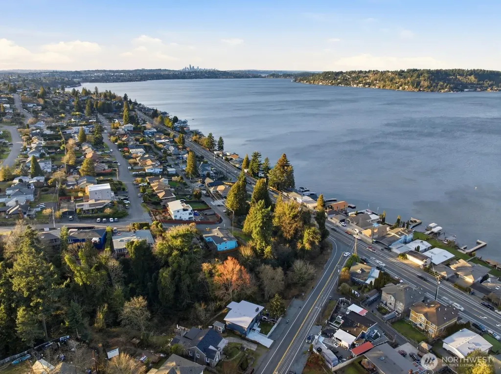 11027 84th Avenue S Seattle WA 98178