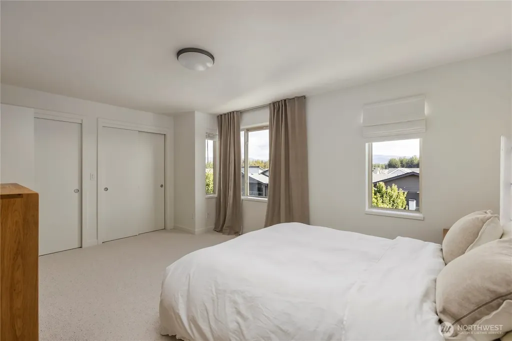 32731 Madrona Avenue SE Black Diamond WA 98010