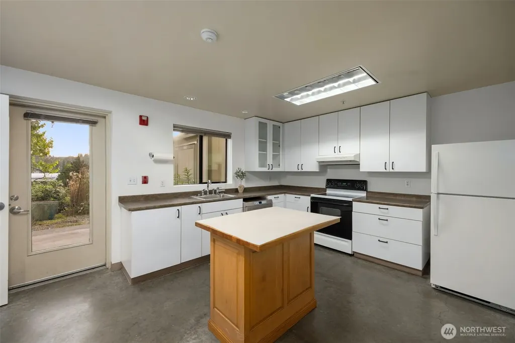 13244 Woodinville-redmond Road NE Redmond WA 98052