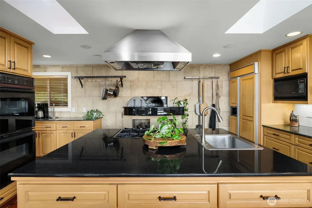 13244 Woodinville-redmond Road NE Redmond WA 98052