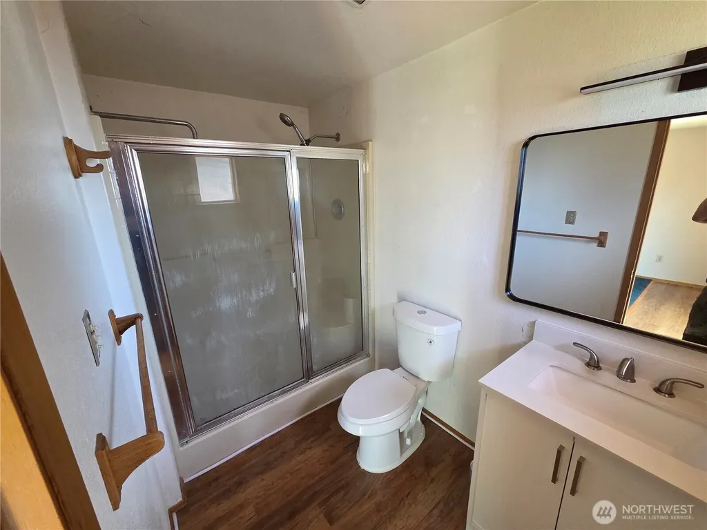 3712 S 175th Seatac WA 98188