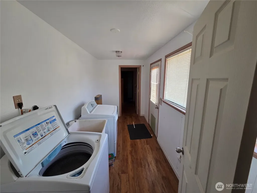 3712 S 175th Seatac WA 98188