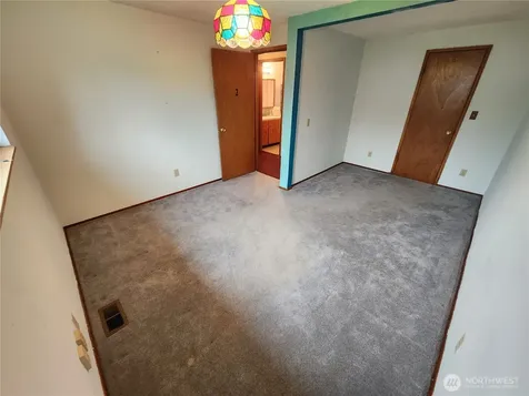 3712 S 175th Seatac WA 98188