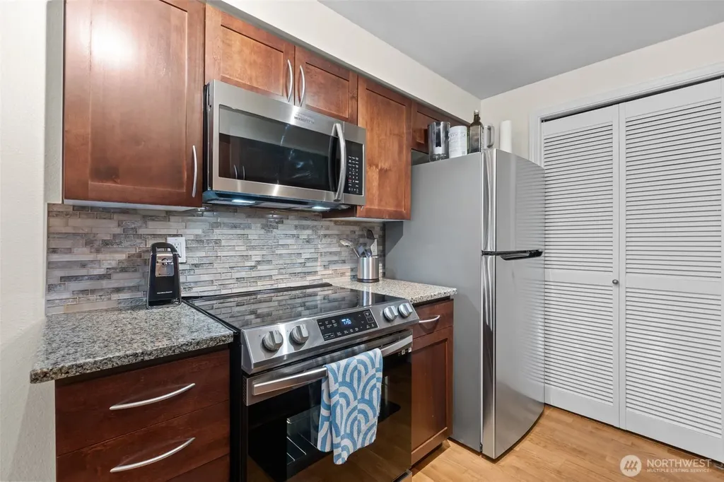 3045 20th Avenue W Seattle WA 98199