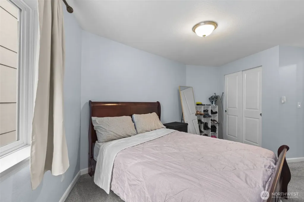 3045 20th Avenue W Seattle WA 98199