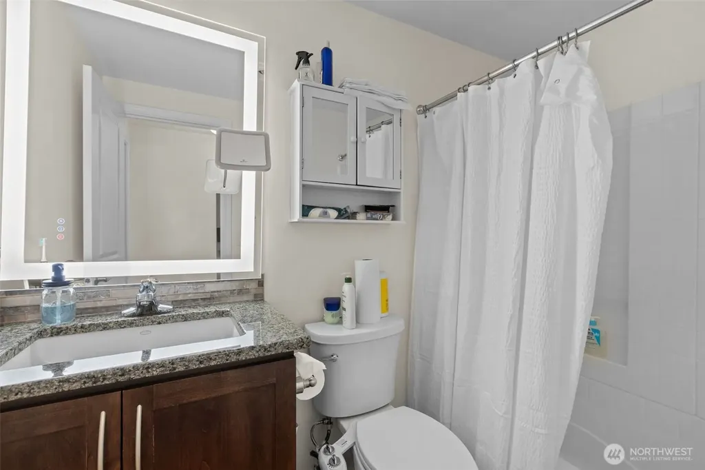 3045 20th Avenue W Seattle WA 98199