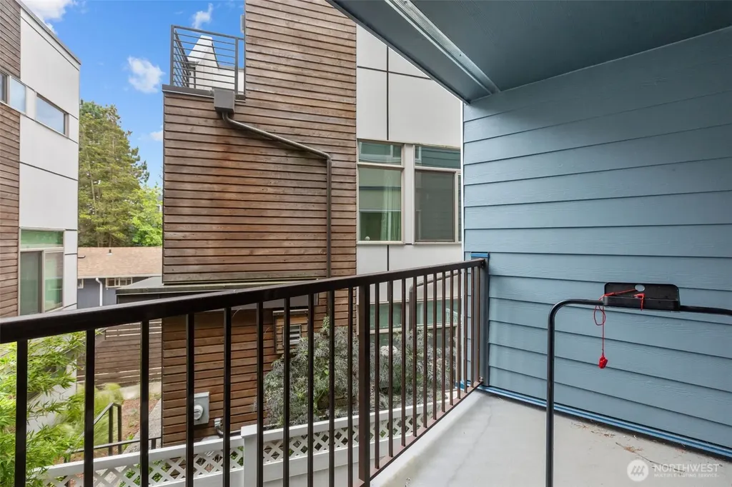 3045 20th Avenue W Seattle WA 98199