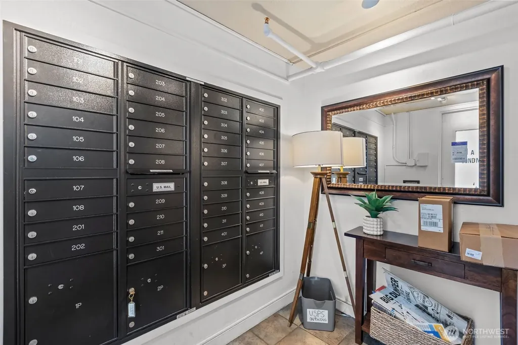 3045 20th Avenue W Seattle WA 98199