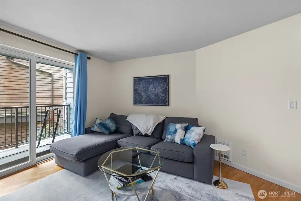 3045 20th Avenue W Seattle WA 98199