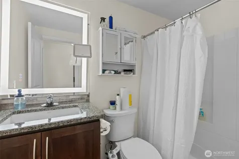 3045 20th Avenue W Seattle WA 98199