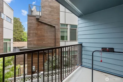 3045 20th Avenue W Seattle WA 98199