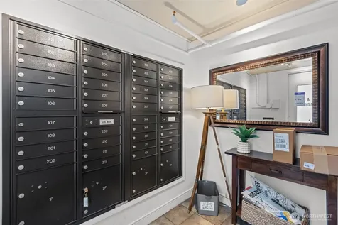 3045 20th Avenue W Seattle WA 98199