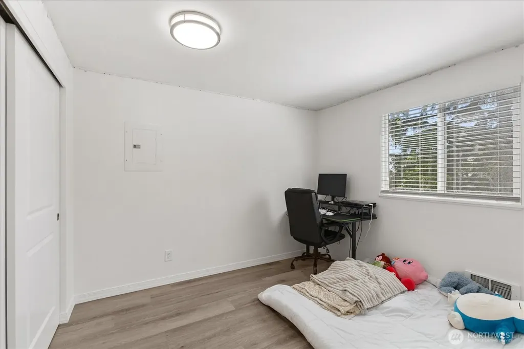 1113 SE 6th Avenue Oak Harbor WA 98277