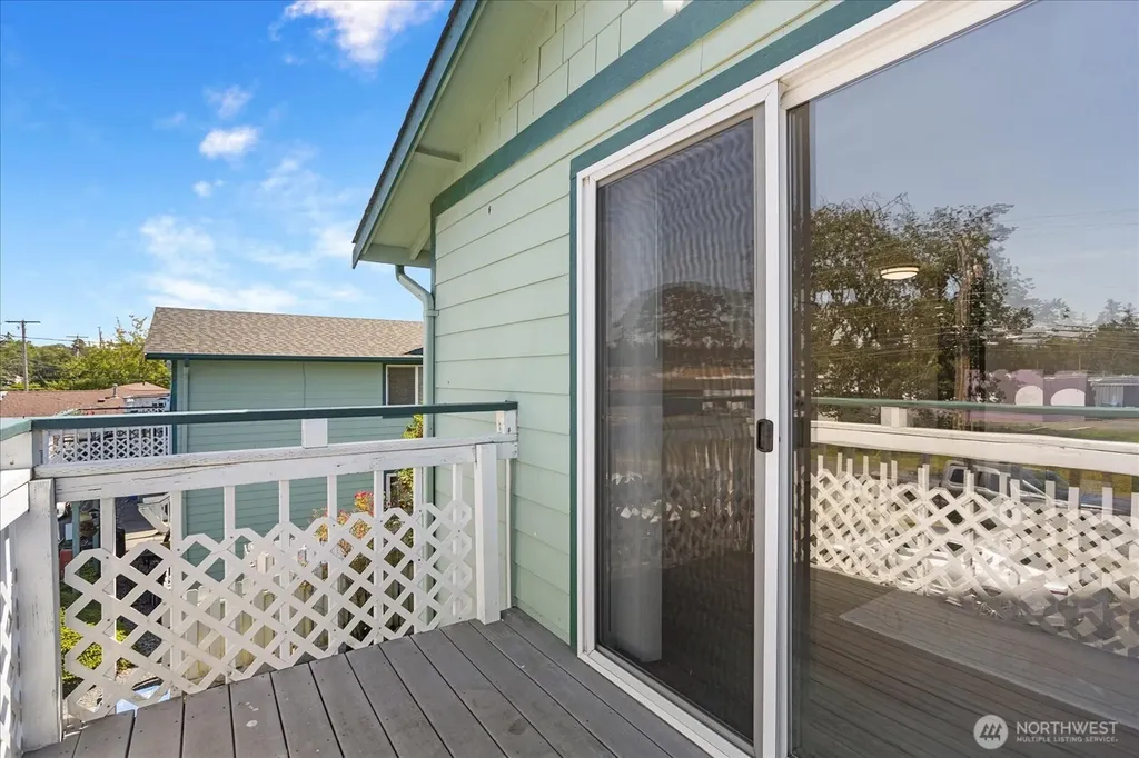 1113 SE 6th Avenue Oak Harbor WA 98277