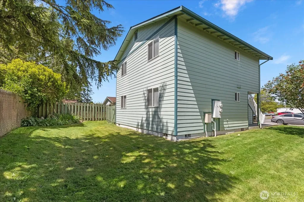 1113 SE 6th Avenue Oak Harbor WA 98277