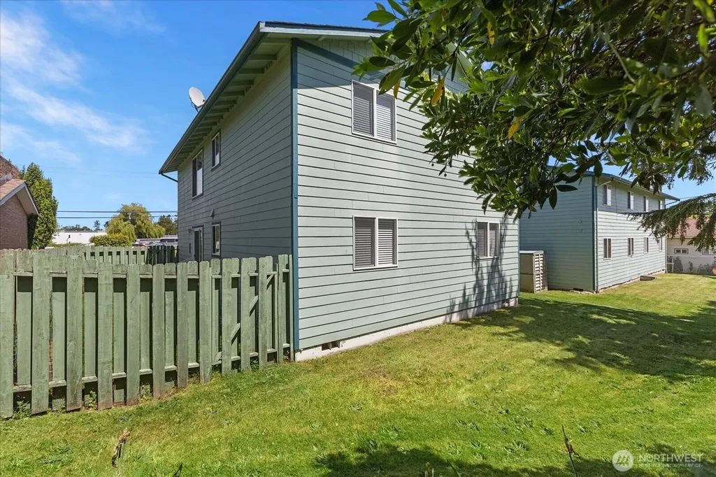 1113 SE 6th Avenue Oak Harbor WA 98277