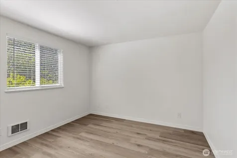 1113 SE 6th Avenue Oak Harbor WA 98277