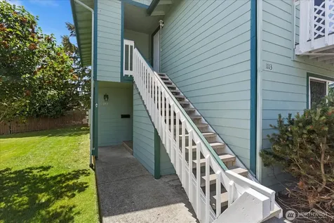 1113 SE 6th Avenue Oak Harbor WA 98277