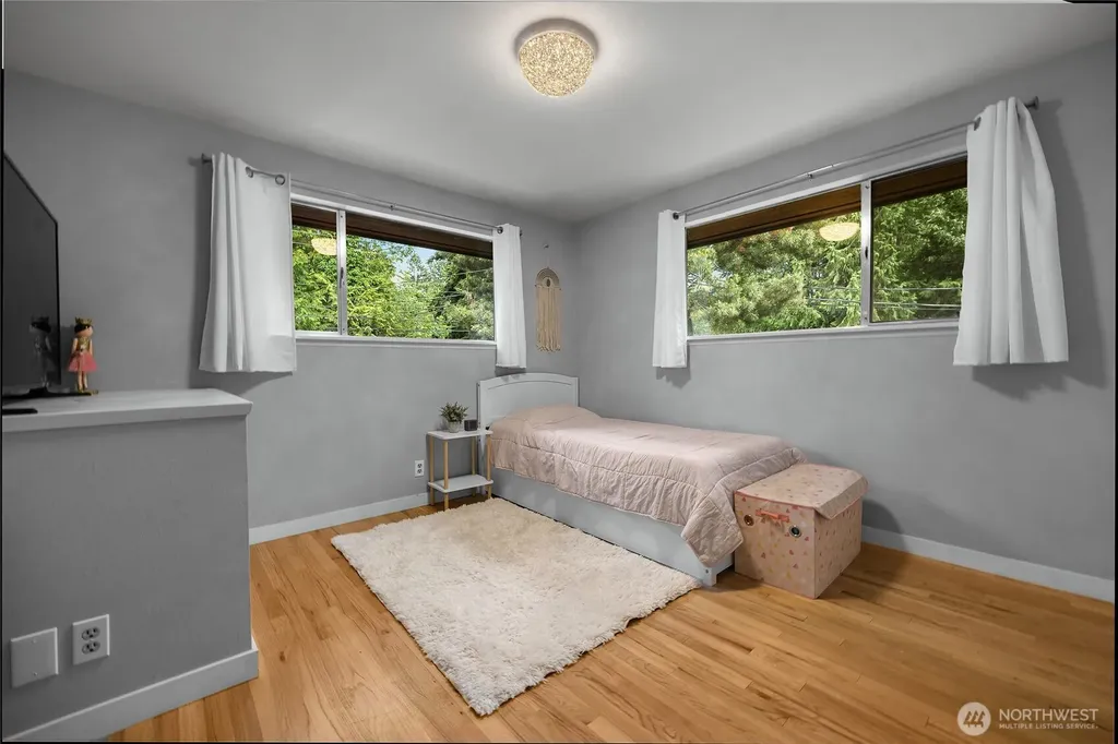 18230 88th Avenue W Edmonds WA 98026