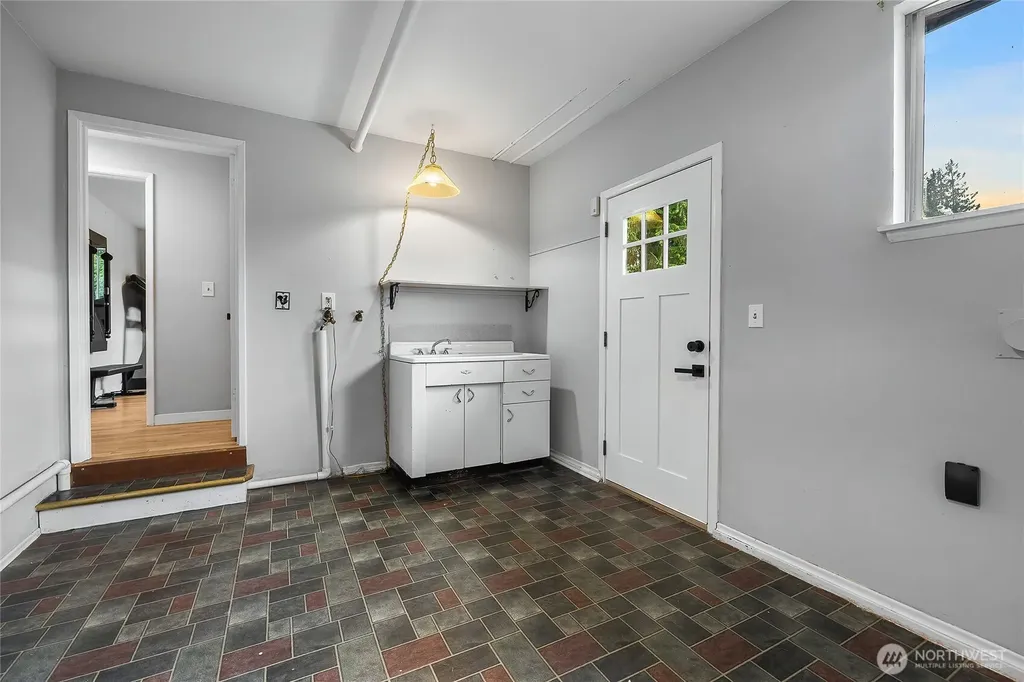18230 88th Avenue W Edmonds WA 98026