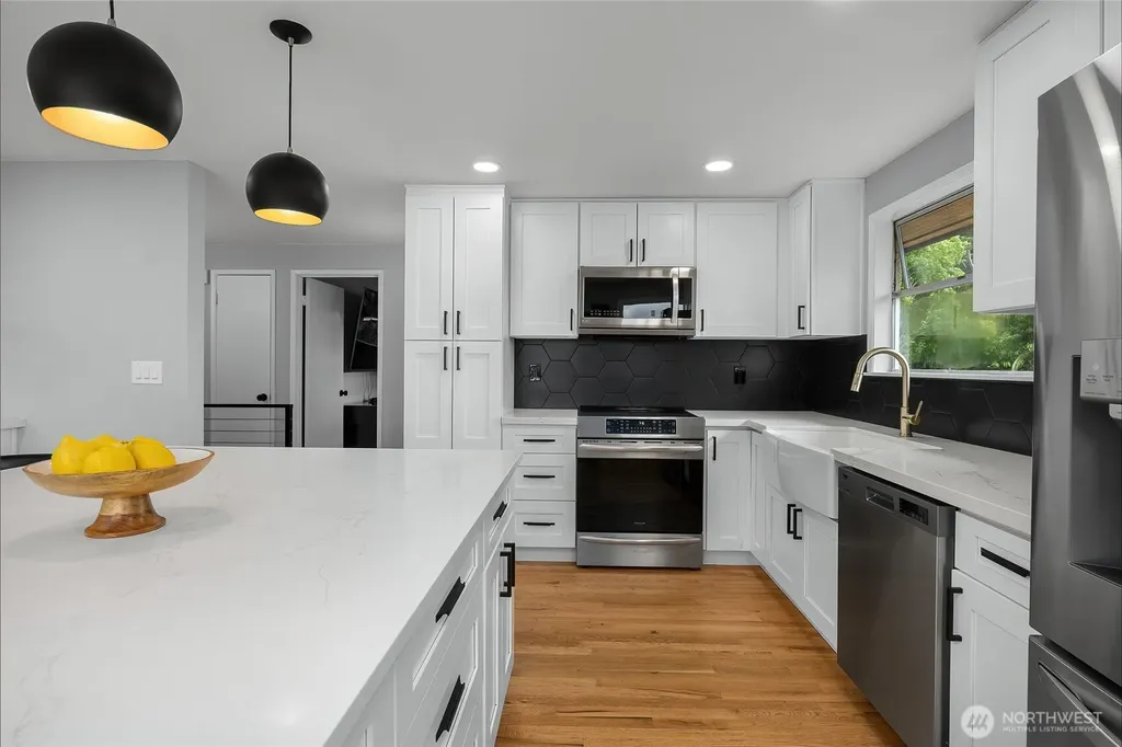 18230 88th Avenue W Edmonds WA 98026
