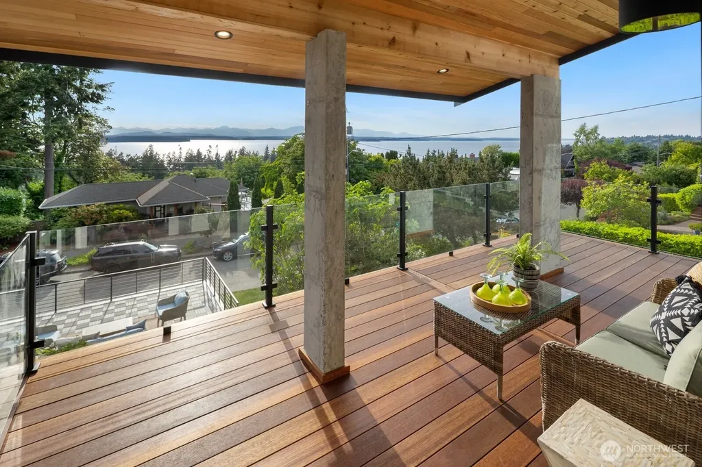 7602 44th Avenue SW Seattle WA 98136