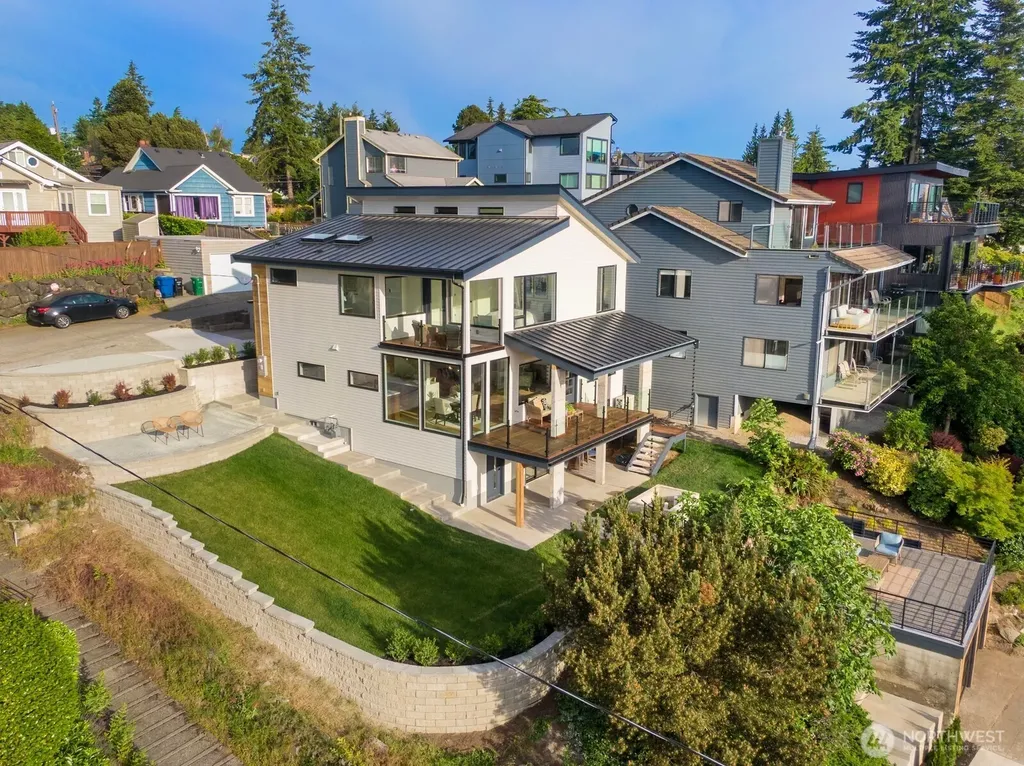 7602 44th Avenue SW Seattle WA 98136