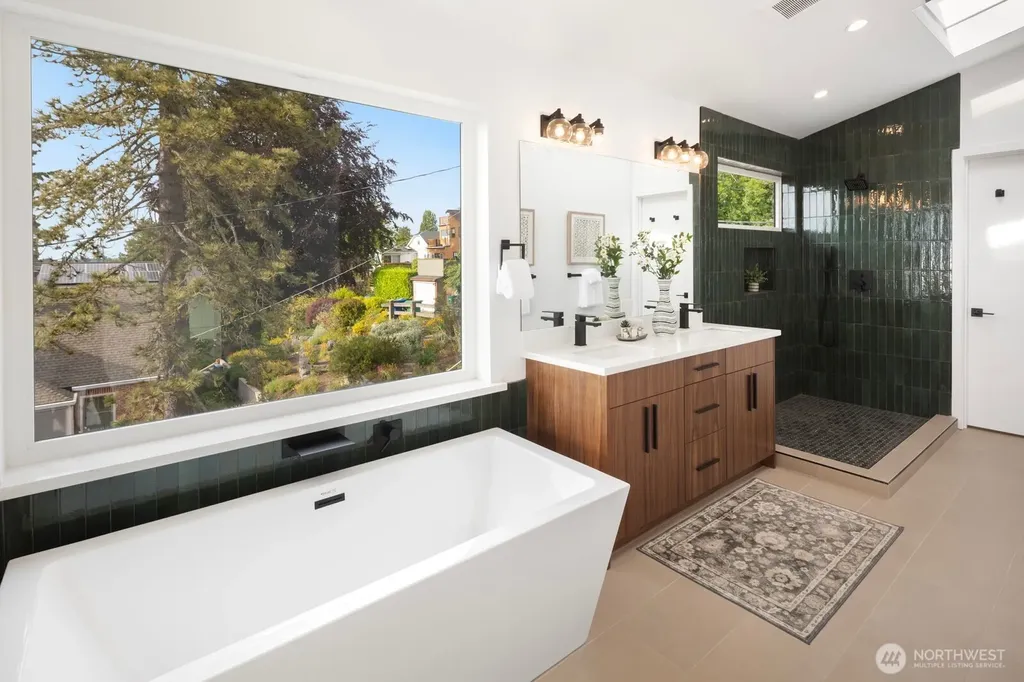 7602 44th Avenue SW Seattle WA 98136
