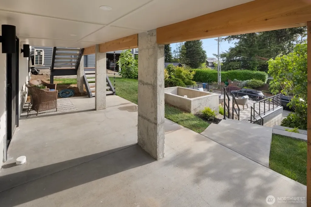 7602 44th Avenue SW Seattle WA 98136