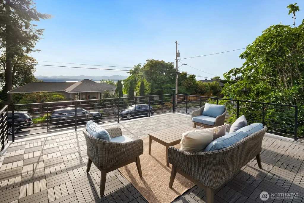 7602 44th Avenue SW Seattle WA 98136