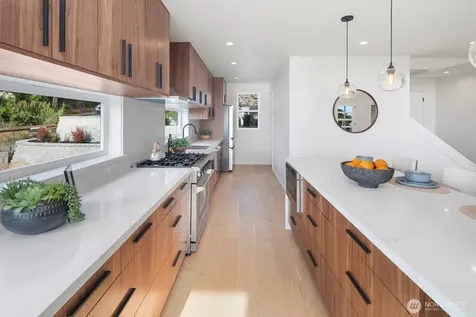 7602 44th Avenue SW Seattle WA 98136