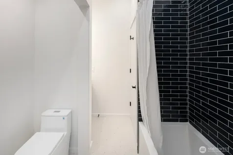 7602 44th Avenue SW Seattle WA 98136