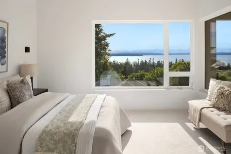 7602 44th Avenue SW Seattle WA 98136