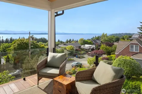 7602 44th Avenue SW Seattle WA 98136