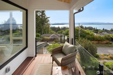 7602 44th Avenue SW Seattle WA 98136