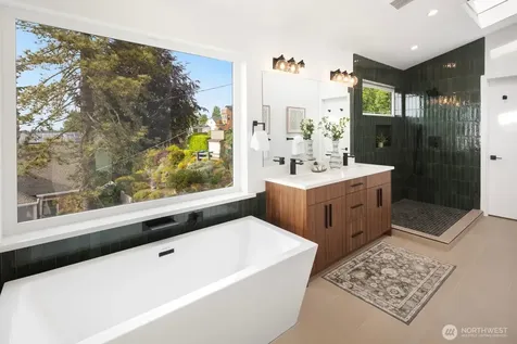 7602 44th Avenue SW Seattle WA 98136