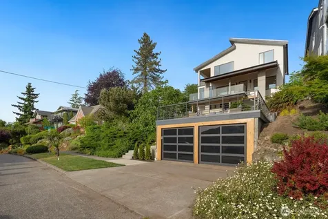 7602 44th Avenue SW Seattle WA 98136