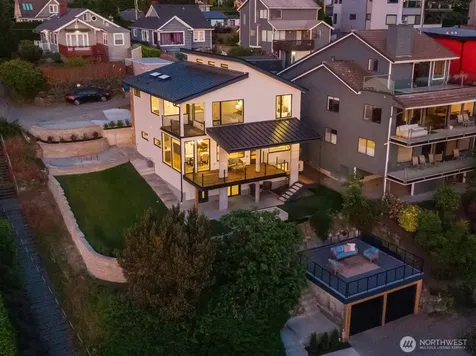 7602 44th Avenue SW Seattle WA 98136