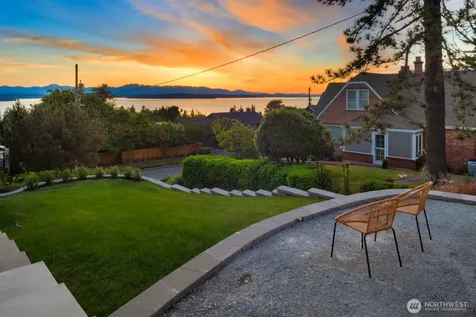 7602 44th Avenue SW Seattle WA 98136