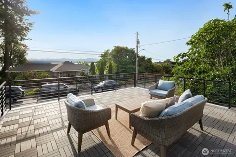 7602 44th Avenue SW Seattle WA 98136