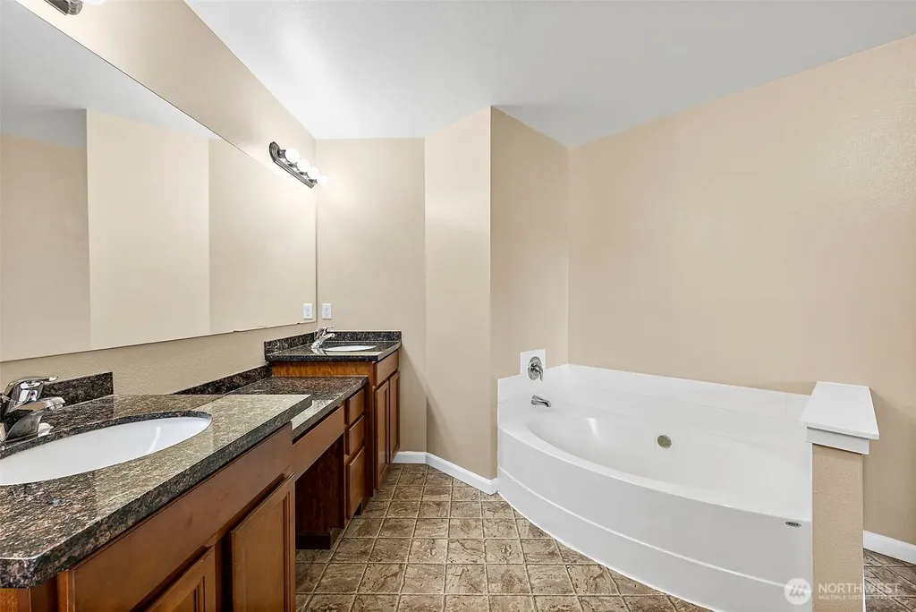 1440 Farina Loop SE Olympia WA 98513