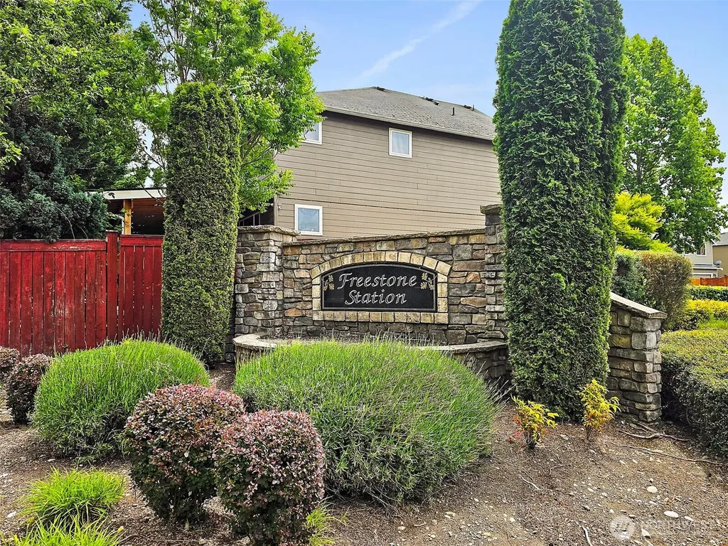 1440 Farina Loop SE Olympia WA 98513