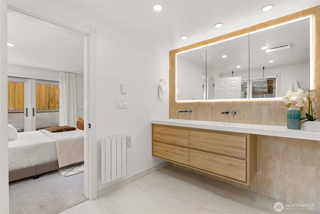 1740 NE 103rd Street Seattle WA 98125