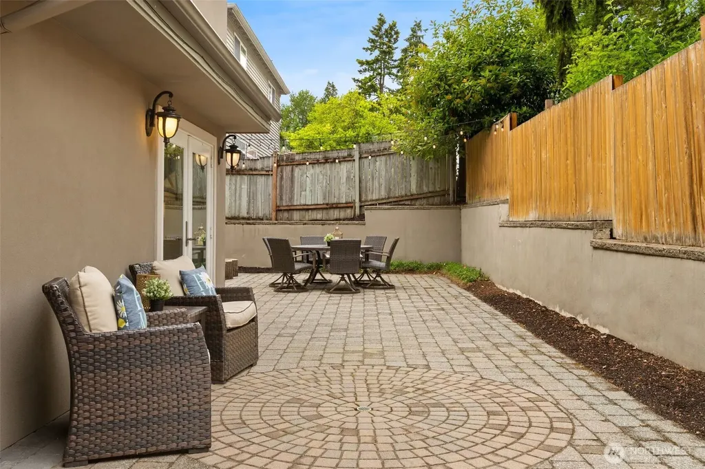 1740 NE 103rd Street Seattle WA 98125