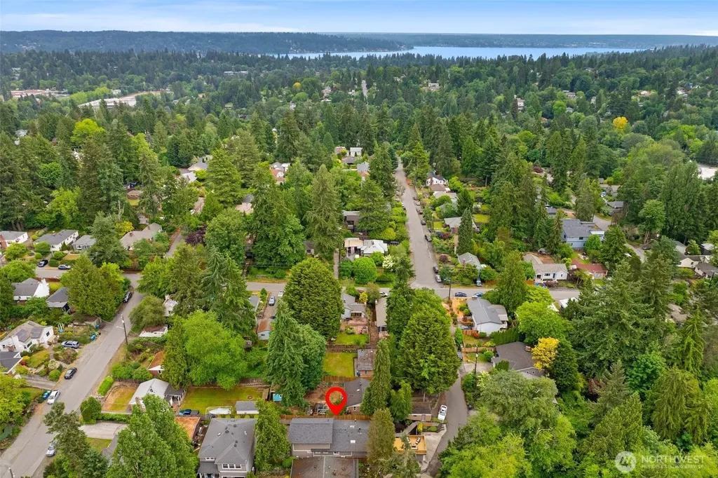 1740 NE 103rd Street Seattle WA 98125